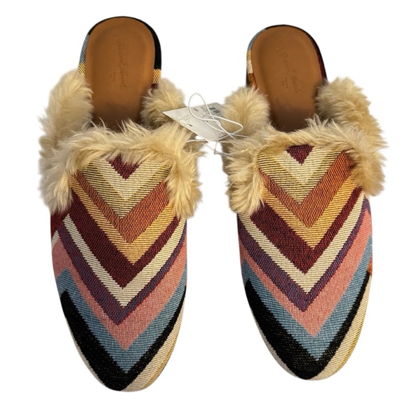 UNIVERSAL THREAD Size 8.5 Bibiana Faux Fur Lined Mules Slip On Chevron Flats NEW - Picture 6 of 10